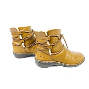 UGG Australia Akadia Lace Up Winter Boots size 9